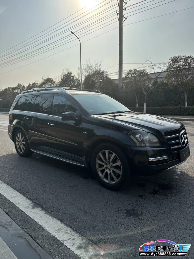 12年奔驰GL级轿车抵押车出售