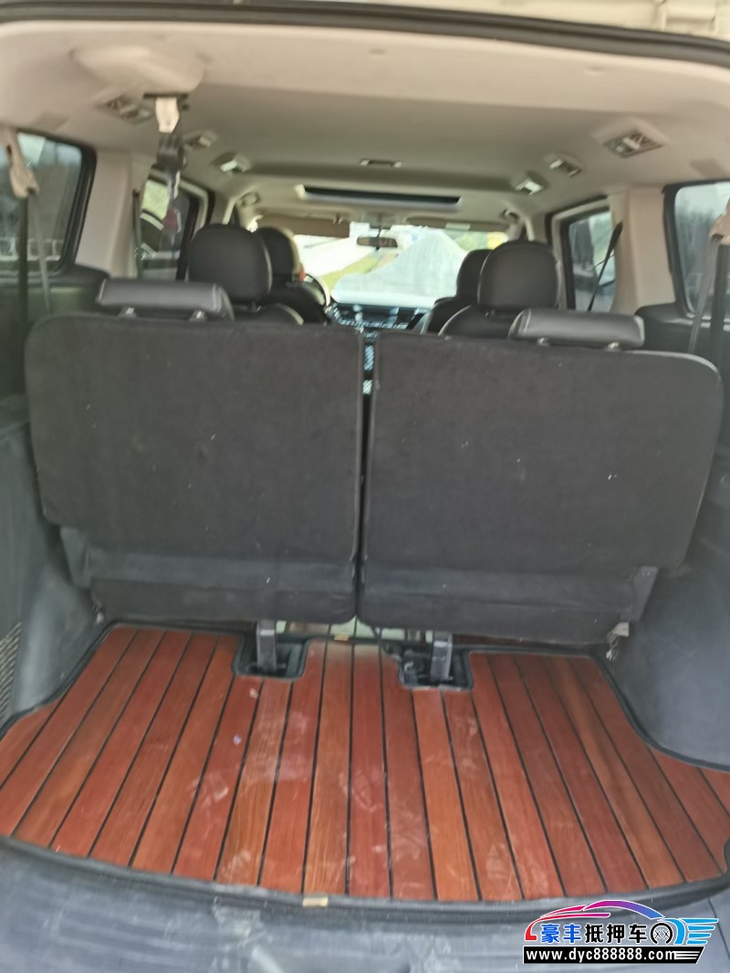 18年上汽大通G10轿车抵押车出售