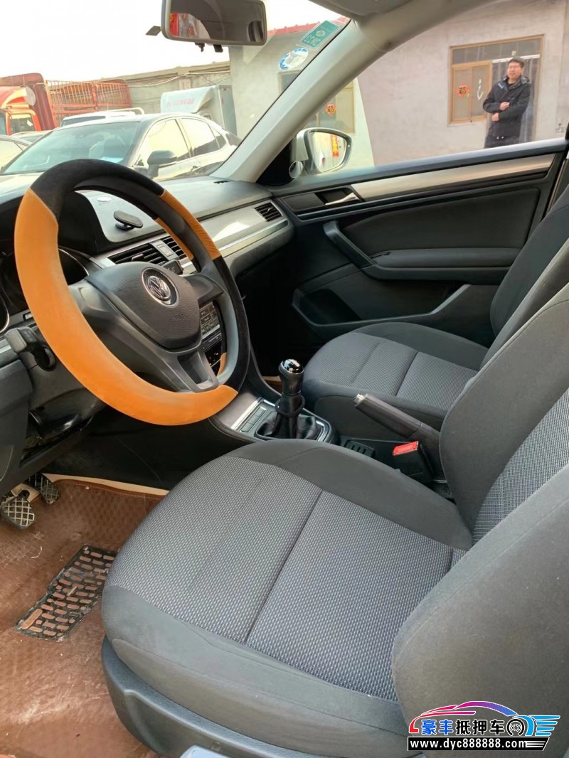 18年大众宝来轿车抵押车出售