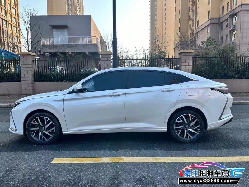 19年东风风神奕炫轿车抵押车出售