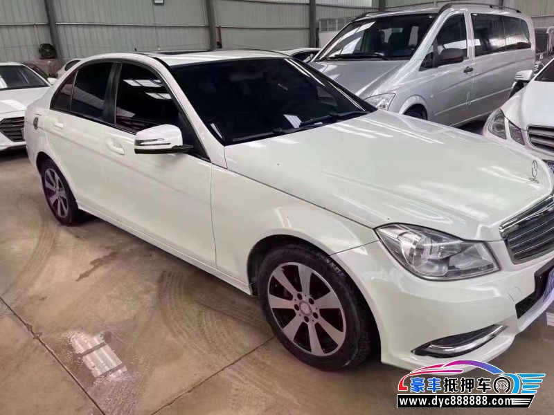 13年奔驰C轿车抵押车出售