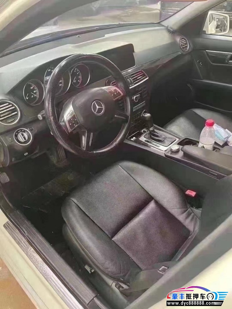 13年奔驰C轿车抵押车出售