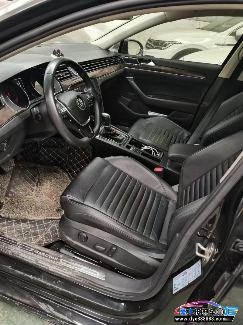 19年大众迈腾轿车抵押车出售