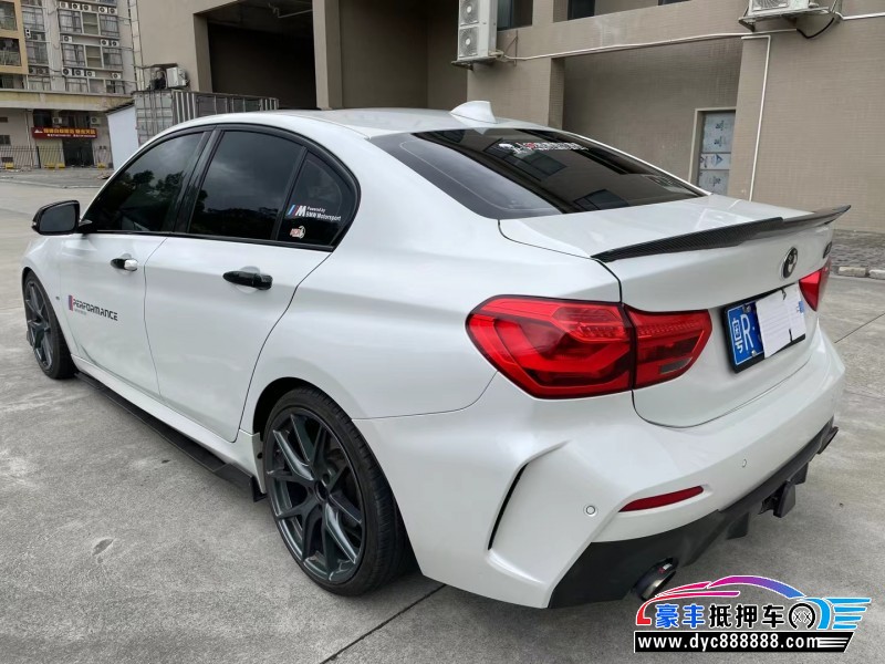 21年宝马1系轿车抵押车出售