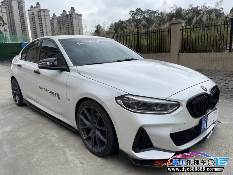 21年宝马1系轿车抵押车出售