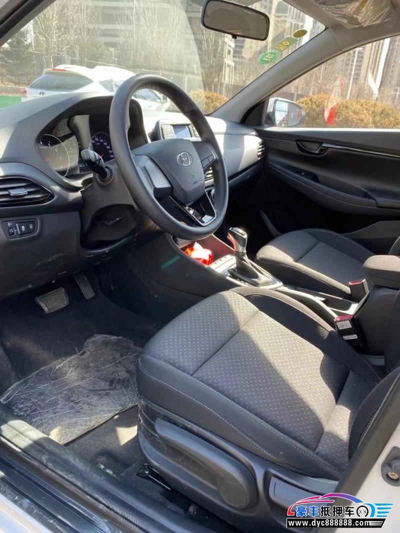 20年现代悦动轿车抵押车出售