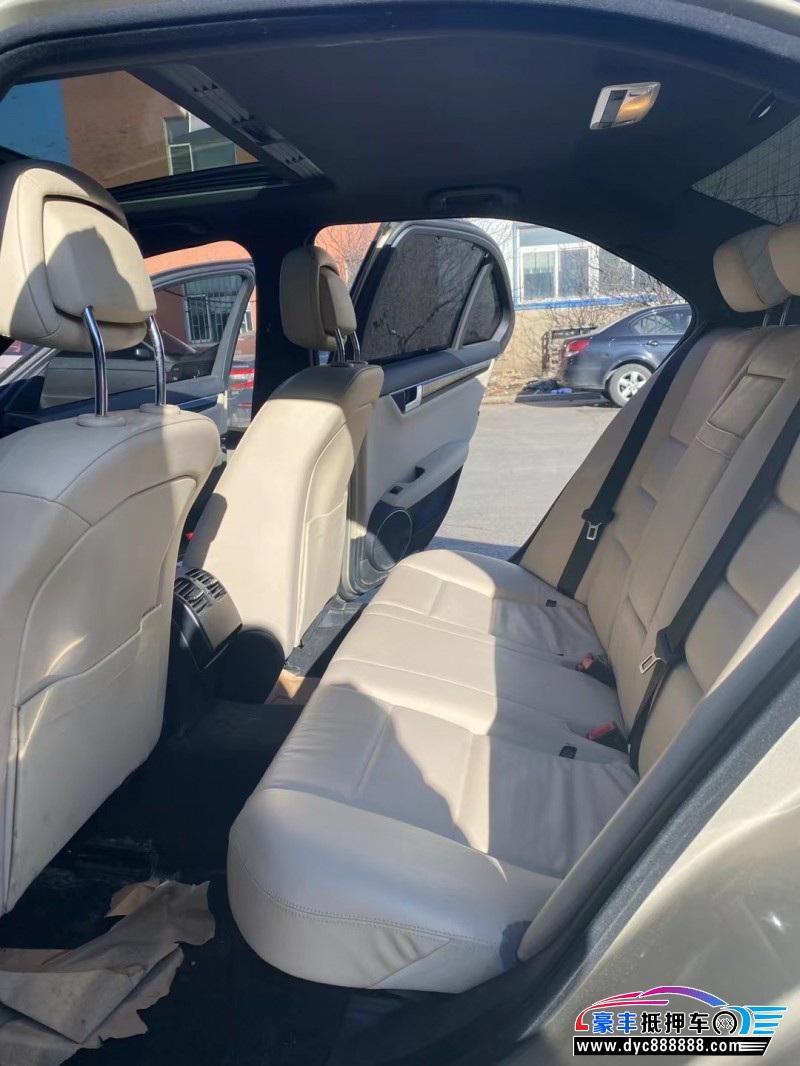 12年奔驰C级轿车抵押车出售