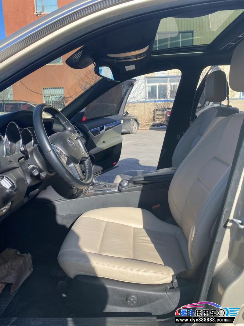 12年奔驰C级轿车抵押车出售