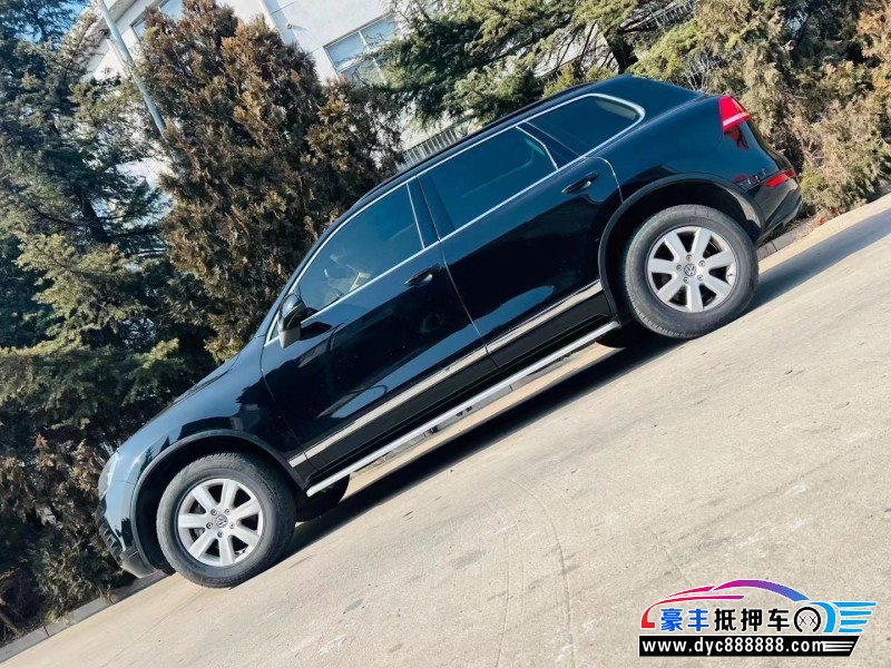 14年大众途锐轿车抵押车出售