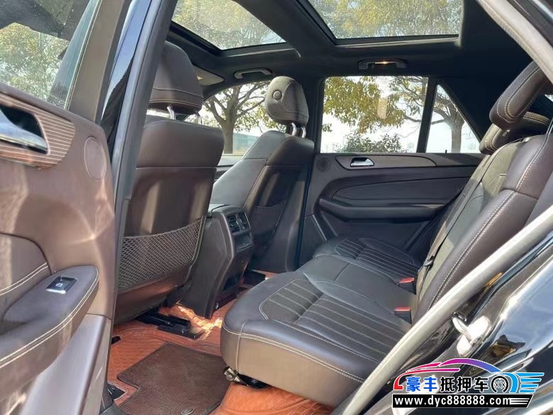 19年奔驰GLE轿车抵押车出售