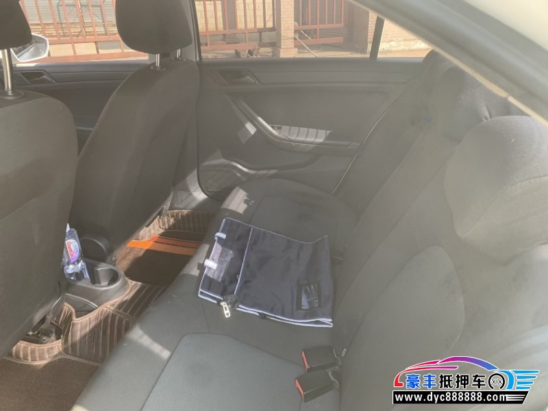 16年大众捷达轿车抵押车出售