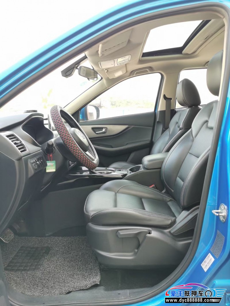 19年东风风光560轿车抵押车出售