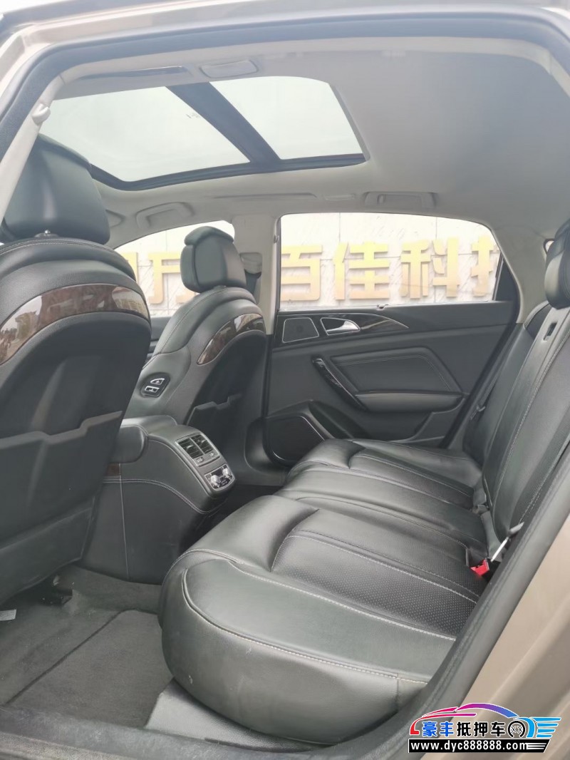 18年众泰T700轿车抵押车出售