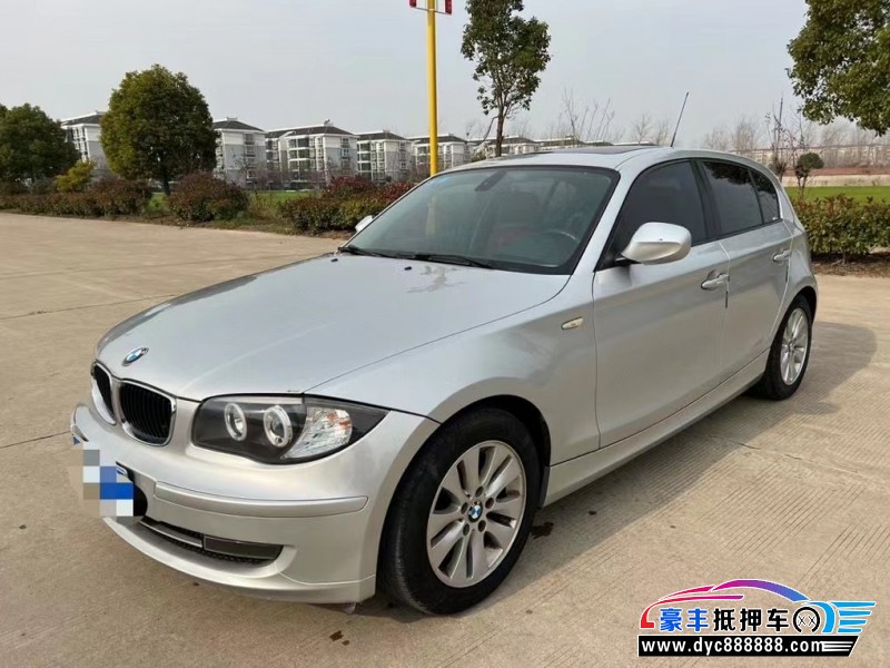 10年宝马1系轿车抵押车出售