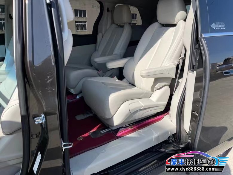 22年别克GL8SUV抵押车出售