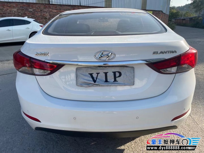 18年现代朗动轿车抵押车出售