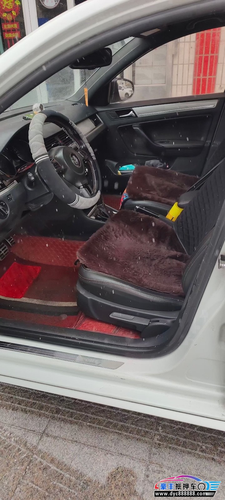 15年大众宝来轿车抵押车出售
