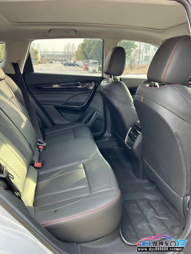 22年东风风神AX7轿车抵押车出售