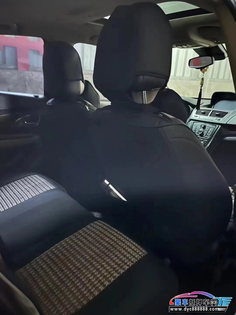 13年别克昂科拉轿车抵押车出售