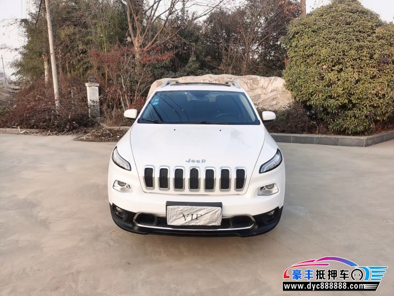 18年Jeep自由光轿车抵押车出售