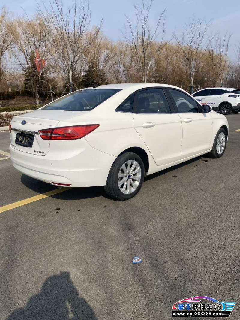 17年福特福睿斯轿车抵押车出售