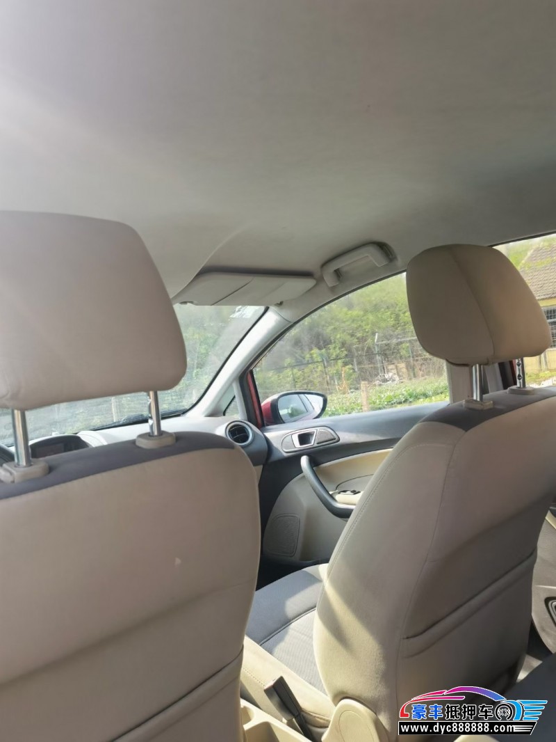 12年福特嘉年华轿车抵押车出售