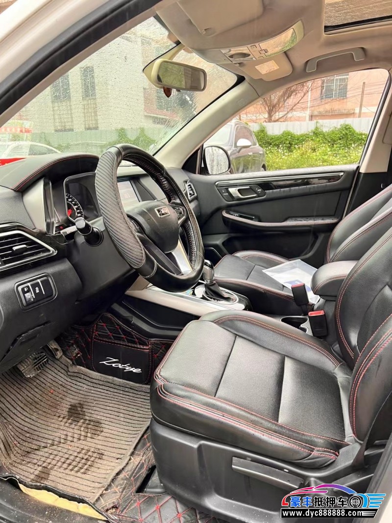 16年众泰大迈X5轿车抵押车出售