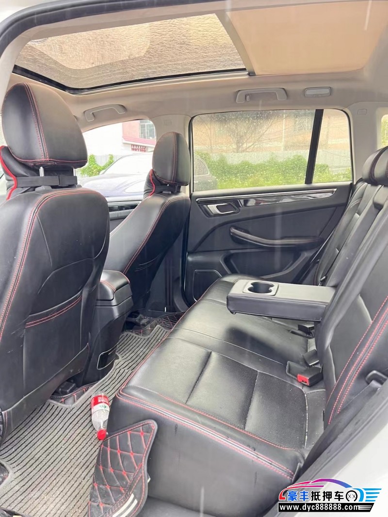 16年众泰大迈X5轿车抵押车出售