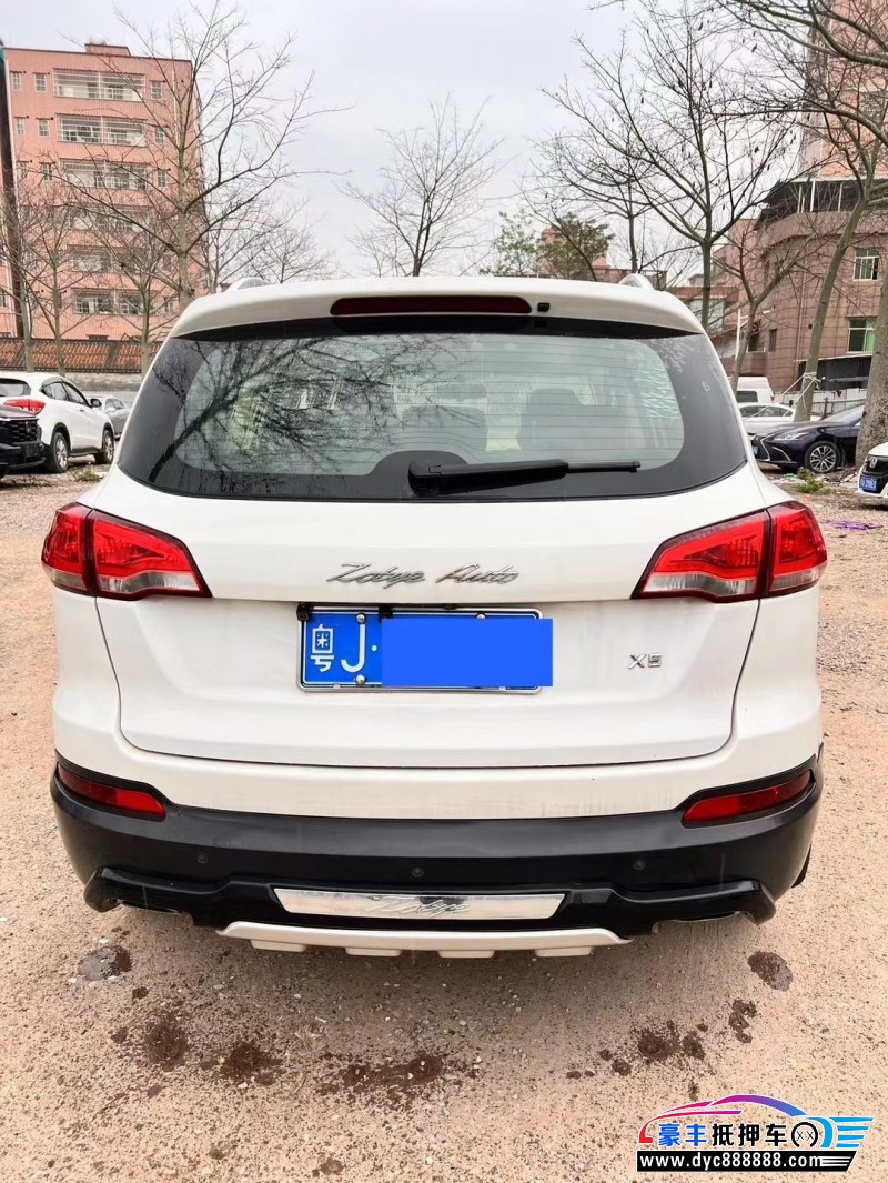 16年众泰大迈X5轿车抵押车出售