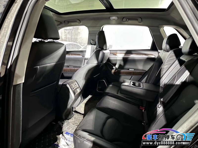 18年众泰大迈X7轿车抵押车出售