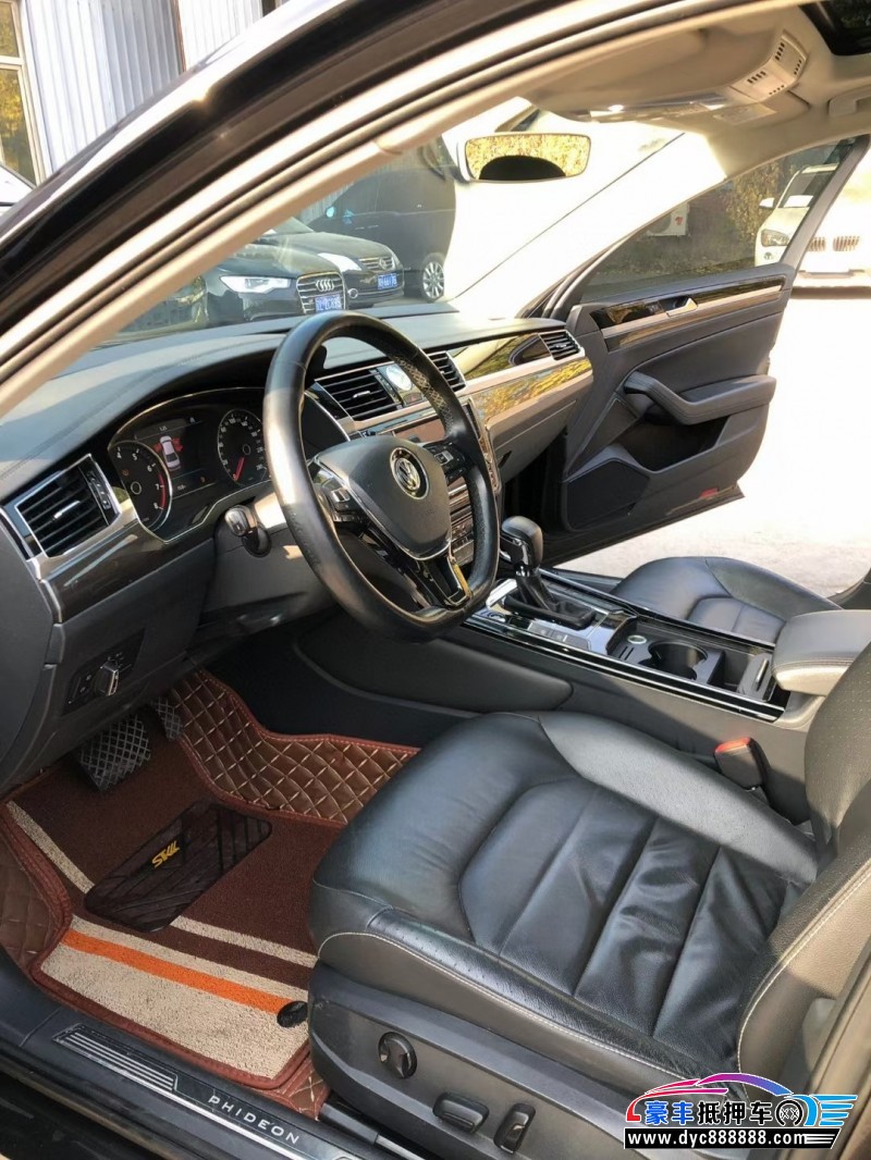 17年大众辉昂轿车抵押车出售