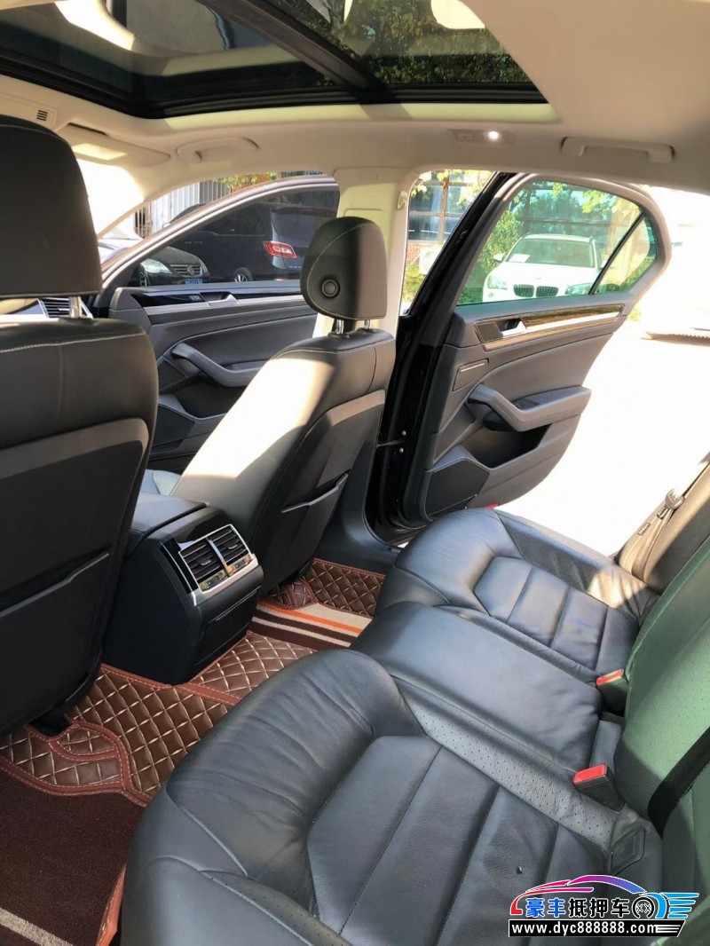 17年大众辉昂轿车抵押车出售