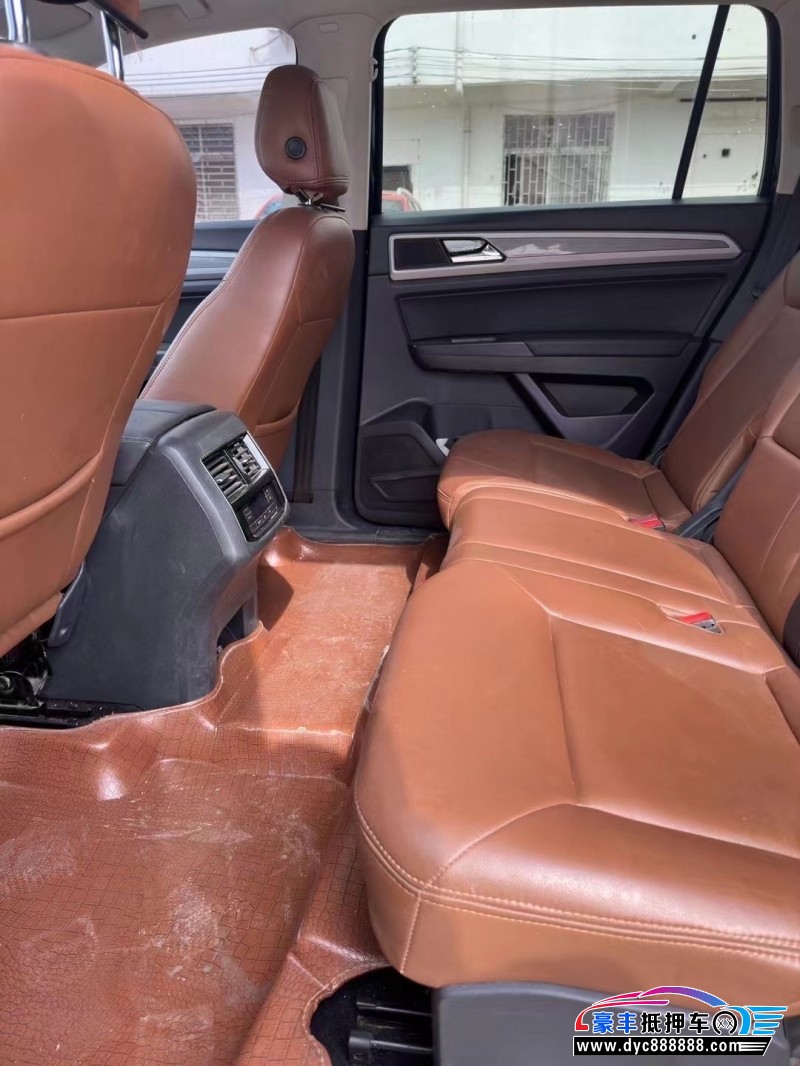 18年大众途昂轿车抵押车出售