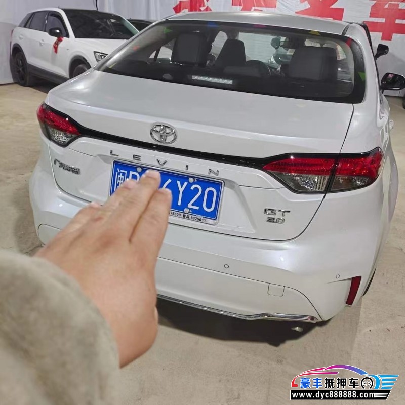 22年丰田凌尚轿车抵押车出售