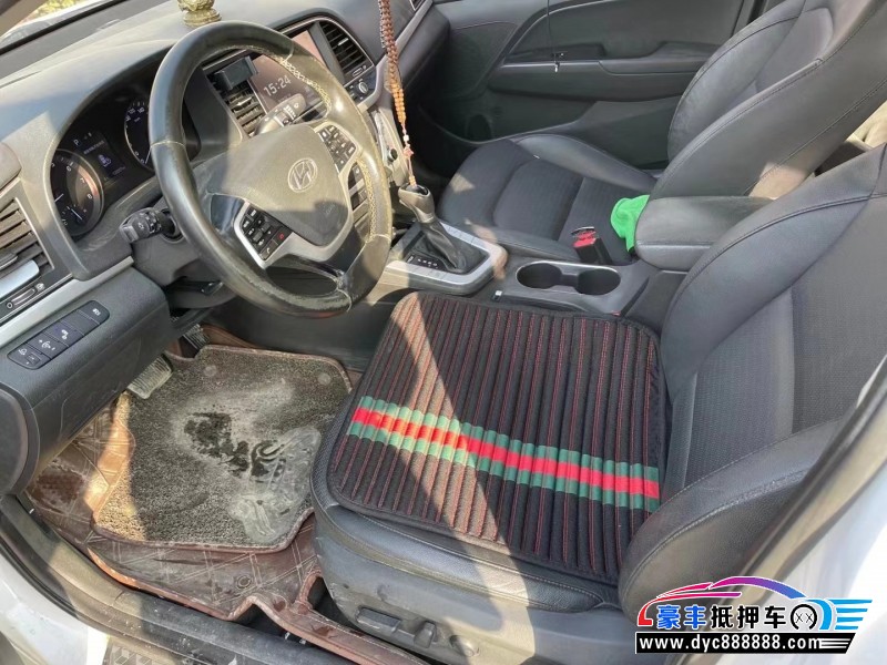 16年现代领动轿车抵押车出售