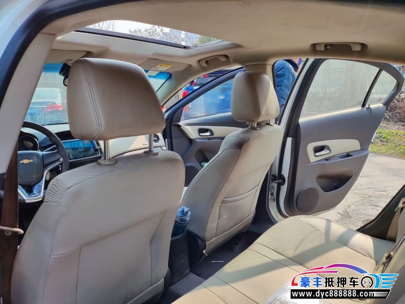 15年雪佛兰科鲁兹轿车抵押车出售