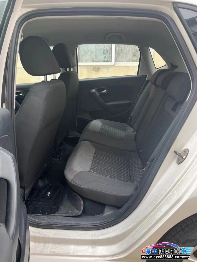 15年大众polo轿车抵押车出售