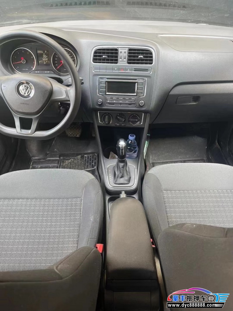 15年大众polo轿车抵押车出售