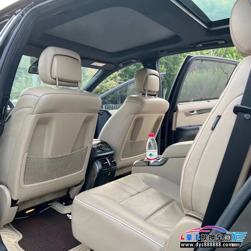 15年奔驰R级轿车抵押车出售