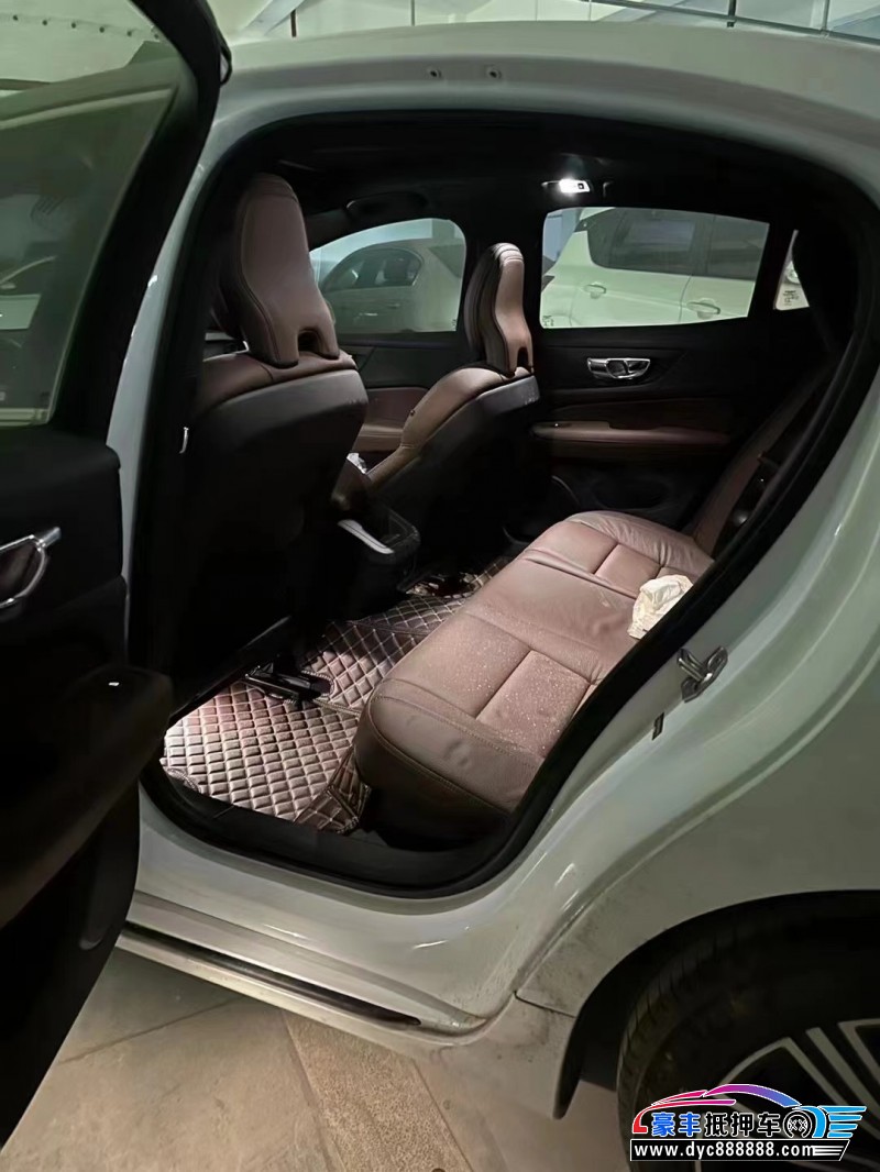 20年沃尔沃S60轿车抵押车出售