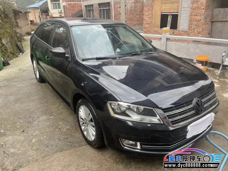 13年大众朗行轿车抵押车出售