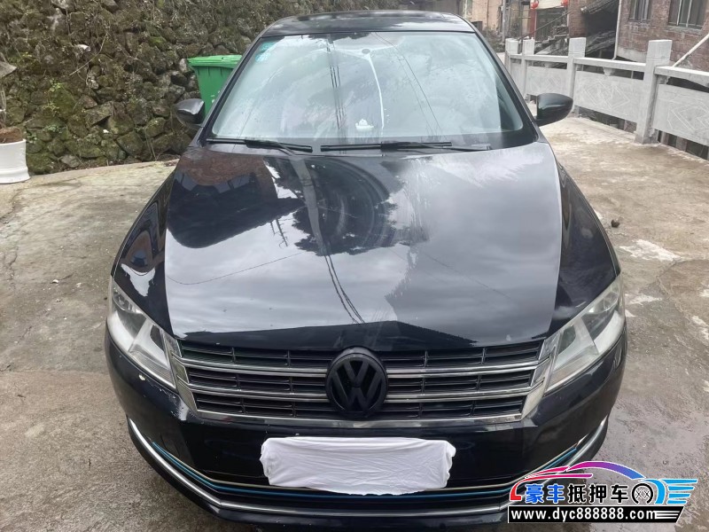 13年大众朗行轿车抵押车出售