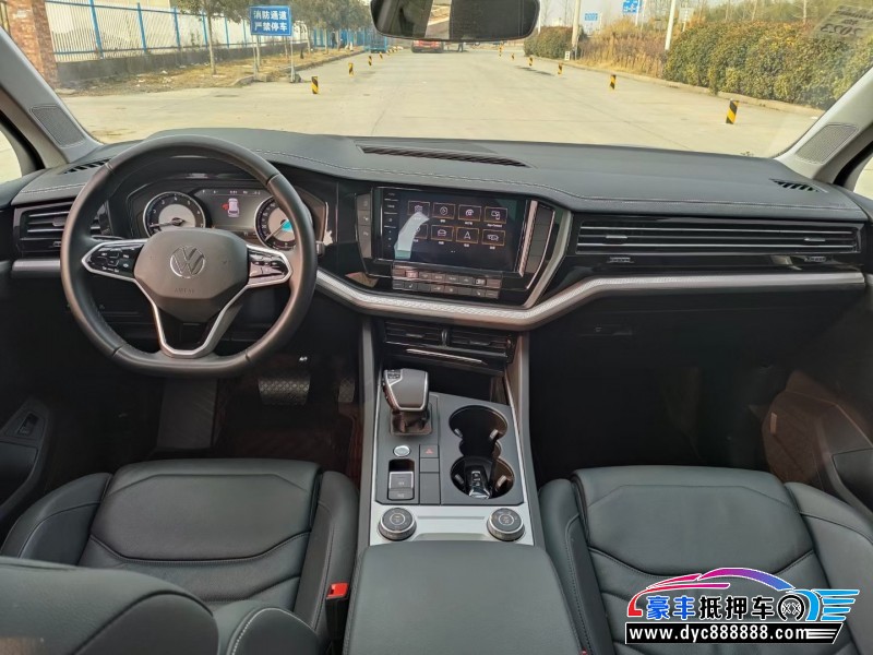 21年大众途锐轿车抵押车出售