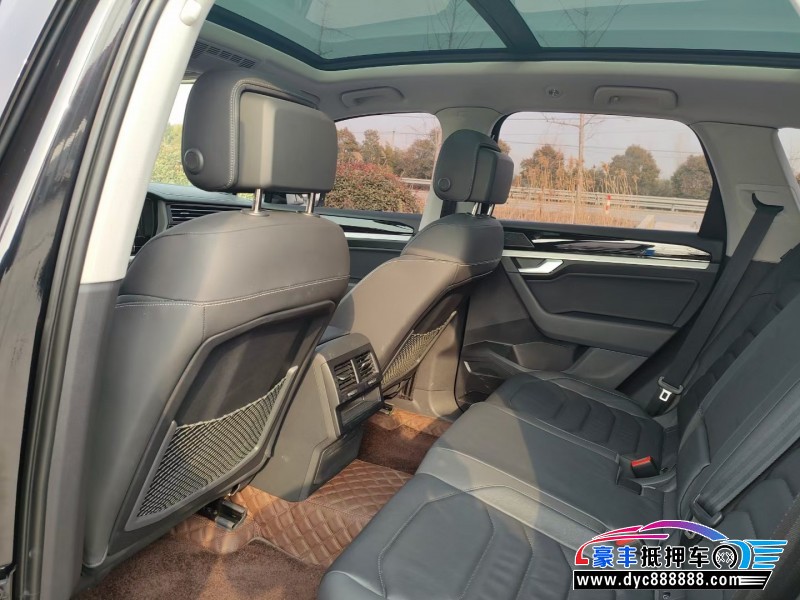 21年大众途锐轿车抵押车出售