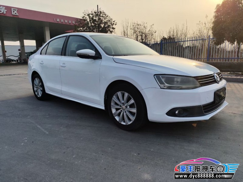 14年大众速腾轿车抵押车出售