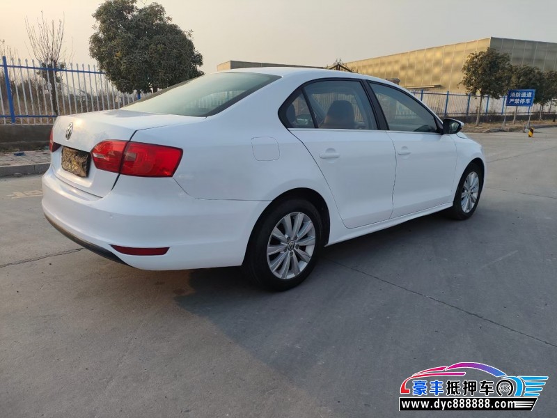 14年大众速腾轿车抵押车出售