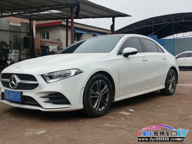 20年奔驰A轿车抵押车出售