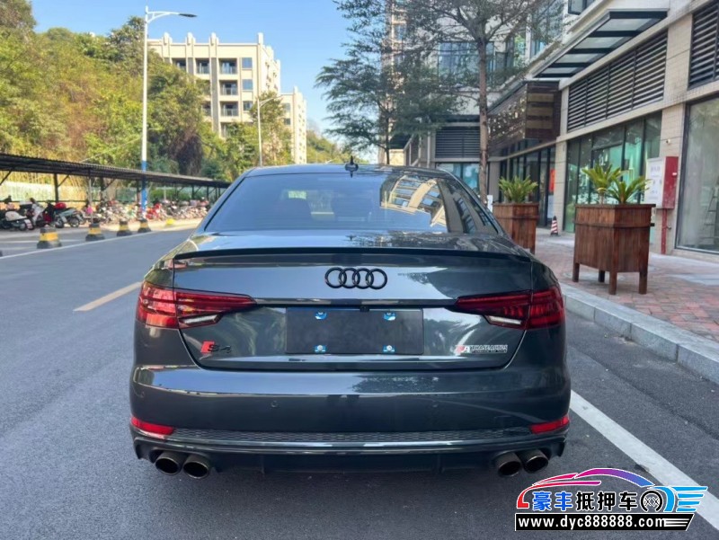 19年奥迪S4轿车抵押车出售