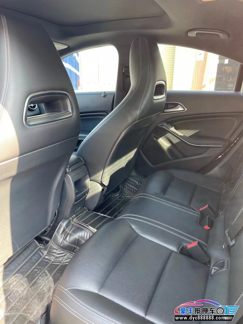 17年奔驰CLA轿车抵押车出售