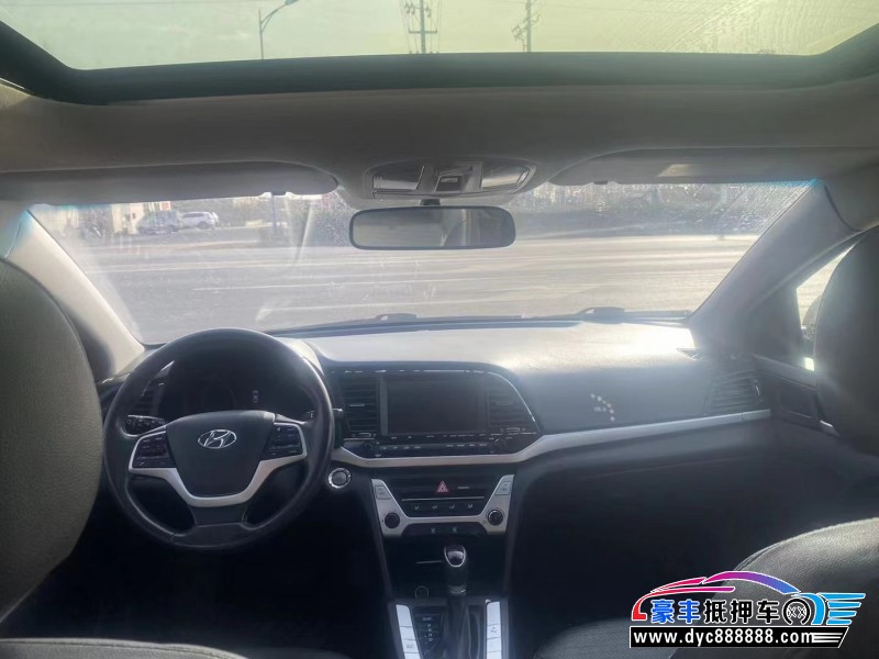 16年现代领动轿车抵押车出售